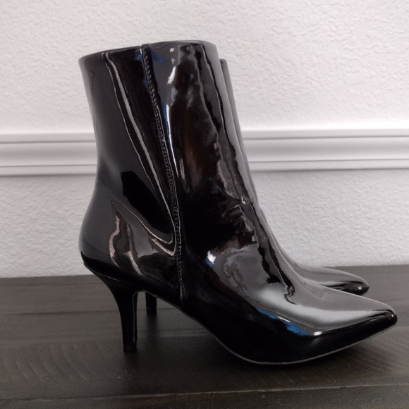 NEW Qupid Shiny Black Pointed Mid Calf Boots Size 8 - Picture 1 of 11